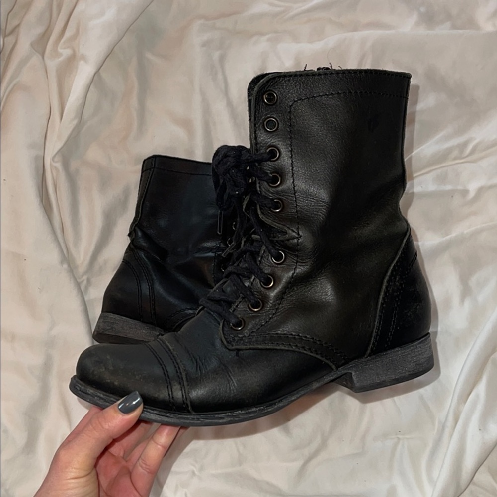 STEVE MADDEN COMBAT BOOTS